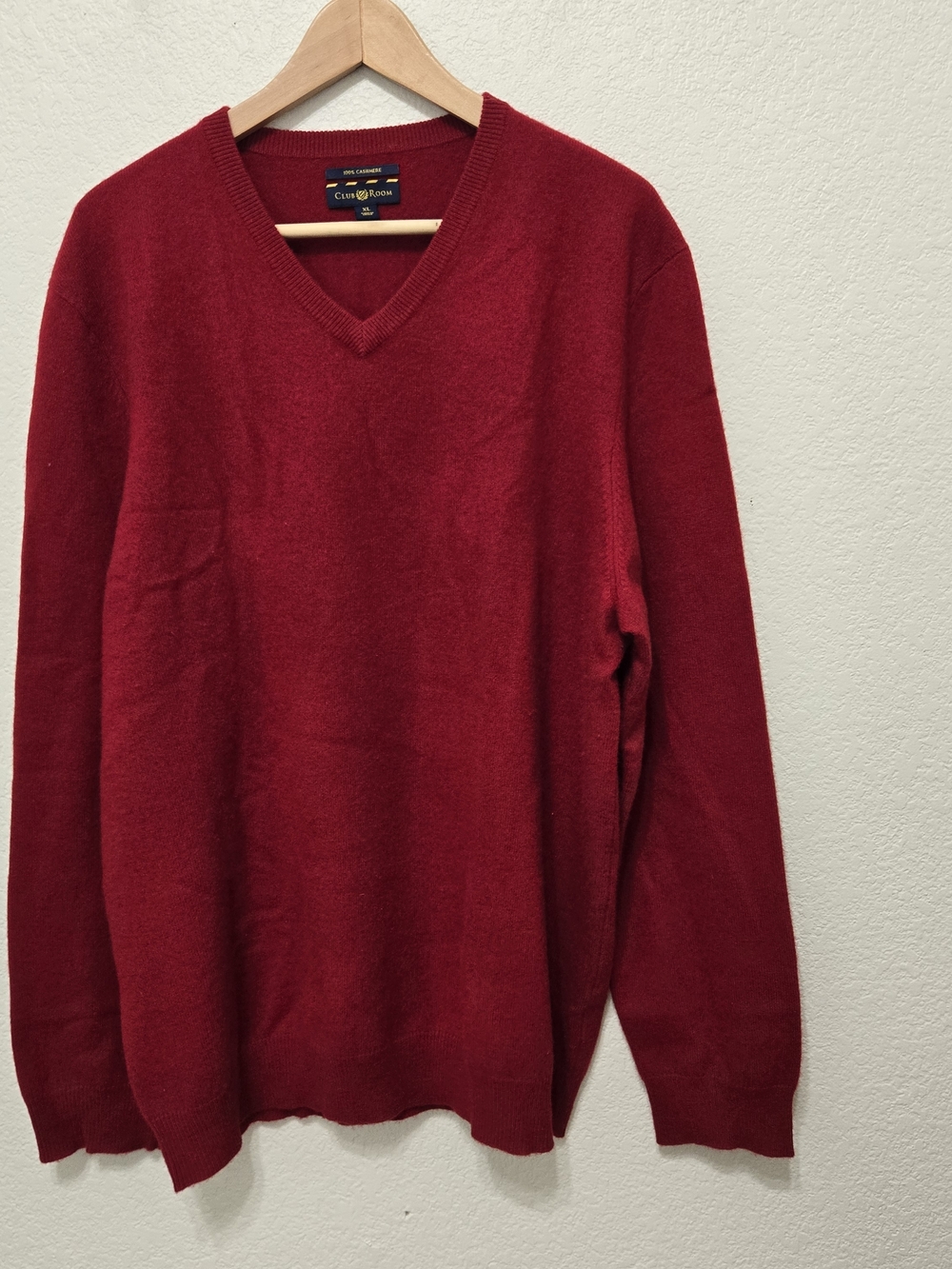 Club Room Cashmere V-Neck Sweater in Deep Red Size XL